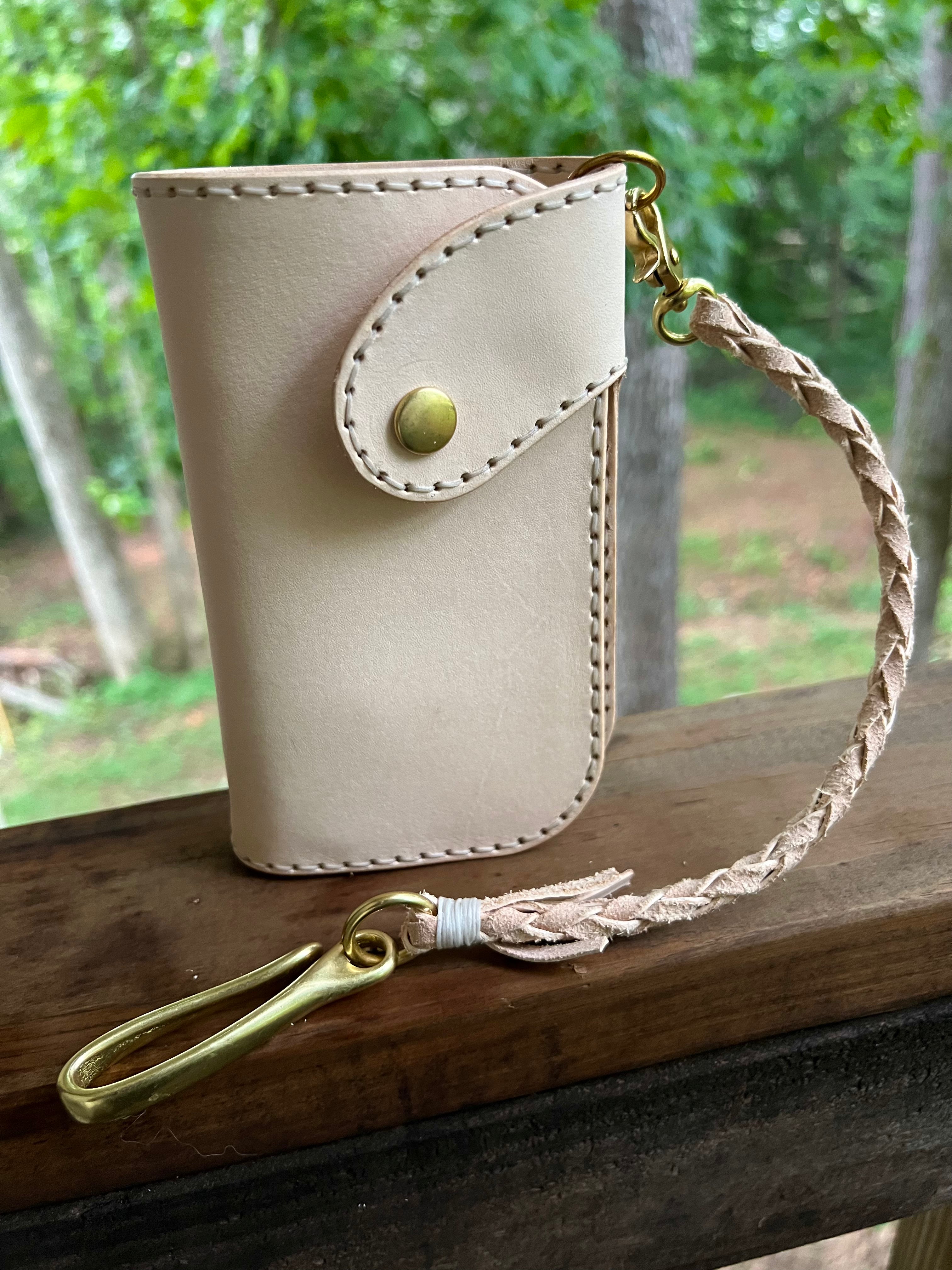 Aaron Makes A Great Wallet